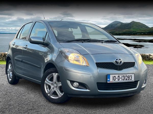 Toyota Yaris Hatchback, Petrol, 2010, Silver