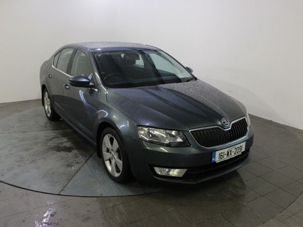 Skoda Octavia Saloon, Diesel, 2016, Grey