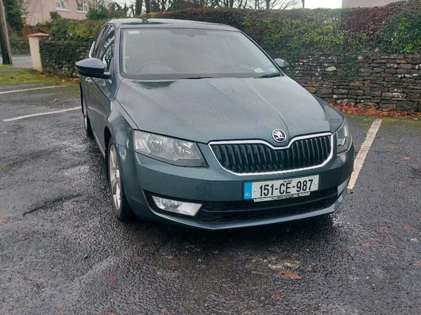 Skoda Octavia Saloon, Diesel, 2015, Grey