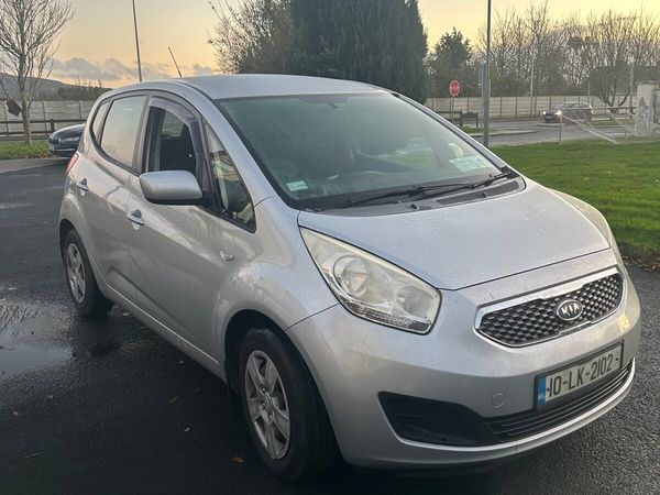Kia Venga MPV, Diesel, 2010, Silver
