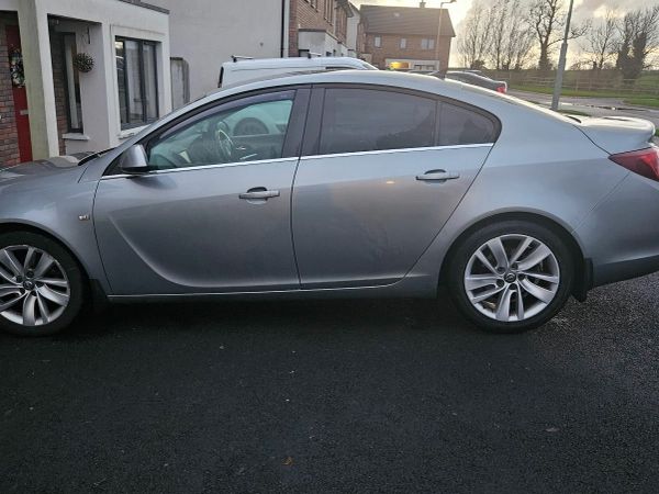Opel Insignia Saloon, Diesel, 2014, Silver