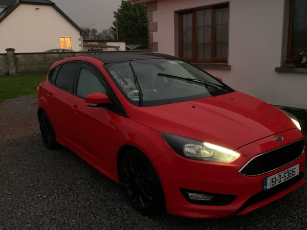 Ford Focus Hatchback, Diesel, 2015, Red