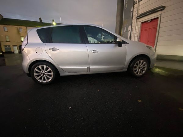 Renault Scenic MPV, Diesel, 2014, Silver