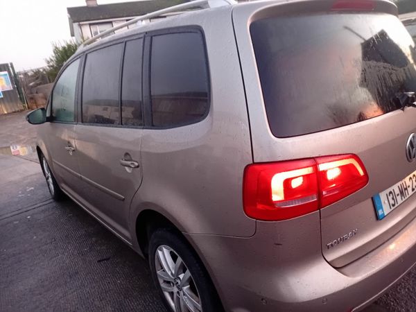 Volkswagen Touran MPV, Diesel, 2013, Beige