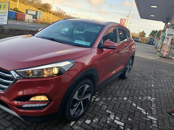 Hyundai Tucson SUV, Diesel, 2016, Red