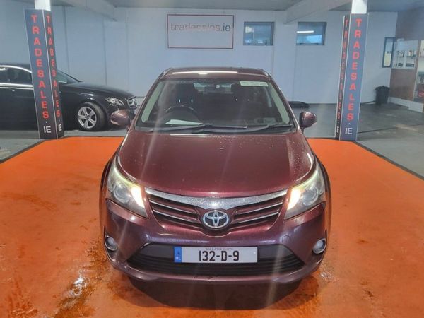 Toyota Avensis Saloon, Diesel, 2013, Red
