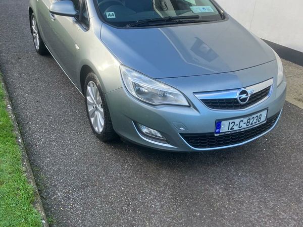 Opel Astra MPV, Diesel, 2012, Silver