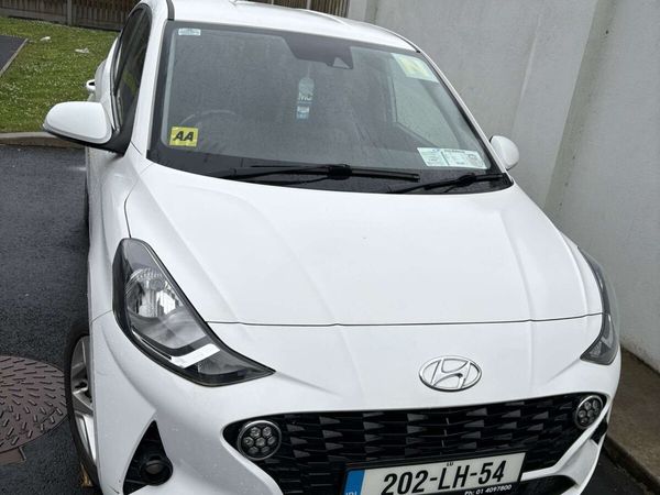 Hyundai i10 Hatchback, Petrol, 2020, White