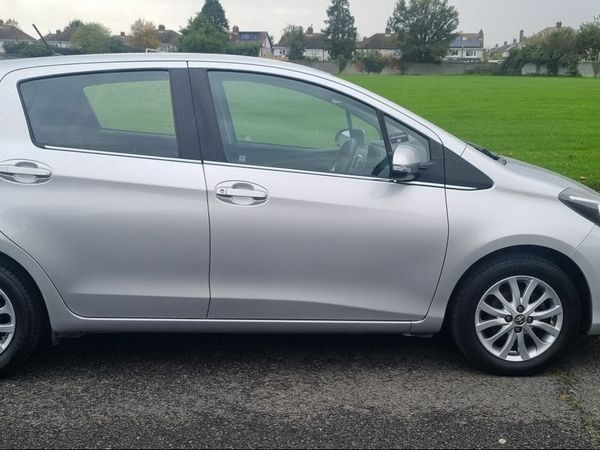 Toyota Yaris Hatchback, Petrol, 2015, Silver