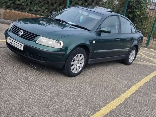 Volkswagen Passat Saloon, Diesel, 2000, Green
