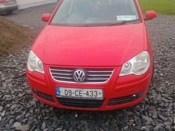 Volkswagen Polo Hatchback, Petrol, 2009, Red