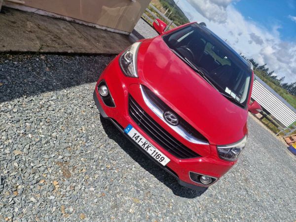 Hyundai ix35 SUV, Diesel, 2014, Red