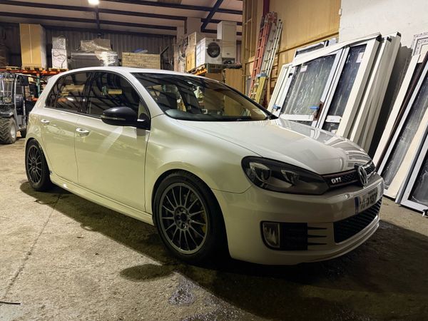 Volkswagen Golf Hatchback, Petrol, 2010, White