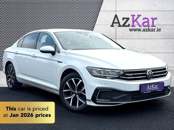 Volkswagen Passat Saloon, Petrol Plug-in Hybrid, 2022, White