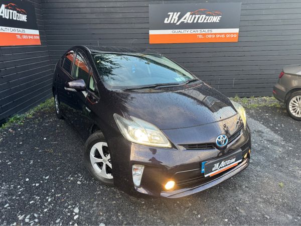 Toyota Prius Hatchback, Petrol Hybrid, 2014, Purple