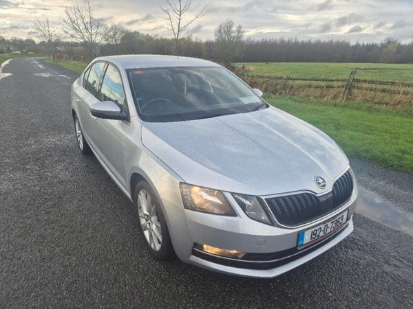 Skoda Octavia Saloon, Diesel, 2019, Grey