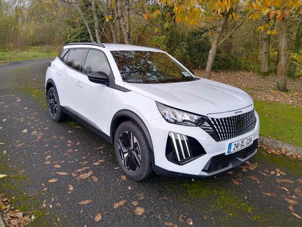 Peugeot 2008 MPV, Petrol, 2024, White