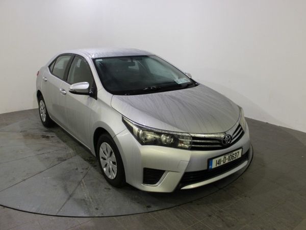 Toyota Corolla Saloon, Diesel, 2014, Silver