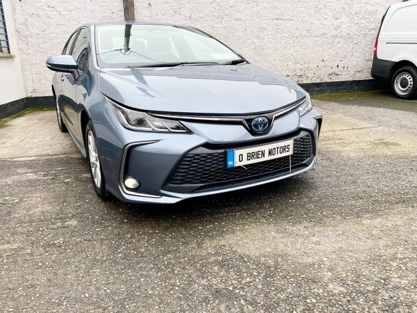 Toyota Corolla Saloon, Petrol Hybrid, 2023, Grey