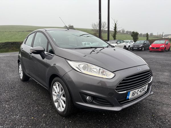 Ford Fiesta Hatchback, Petrol, 2016, Grey