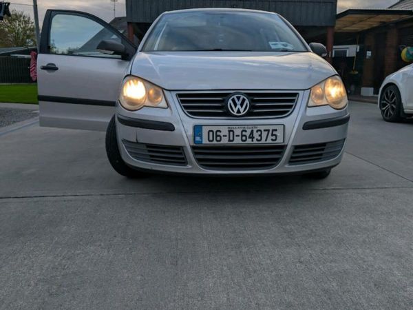Volkswagen Polo Hatchback, Petrol, 2006, Silver