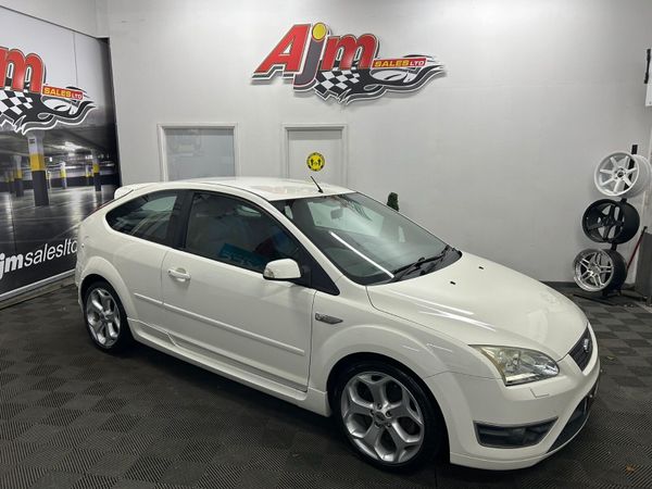 Ford Focus Hatchback, Petrol, 2006, White