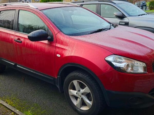 Nissan Qashqai+2 MPV, Diesel, 2012, Red