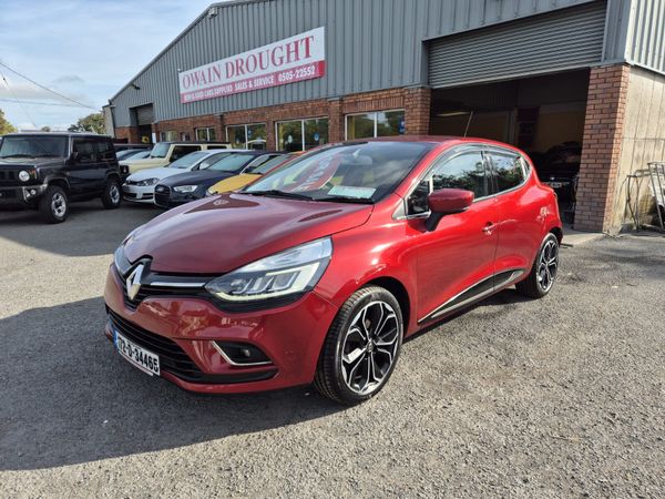 Renault Clio Hatchback, Petrol, 2017, Red