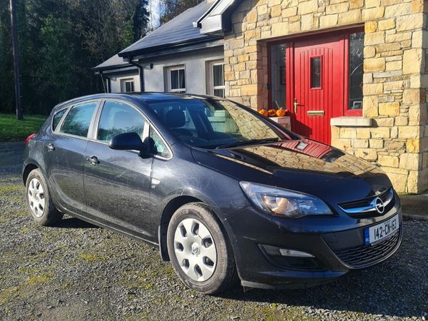 Opel Astra MPV, Petrol, 2014, Black