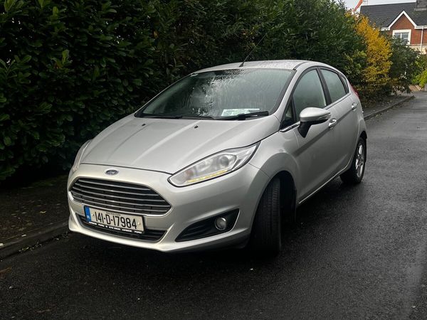 Ford Fiesta Hatchback, Petrol, 2014, Silver