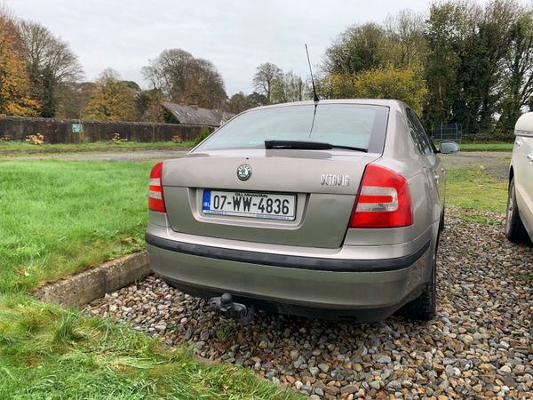 Skoda Octavia Hatchback, Petrol, 2007, Beige