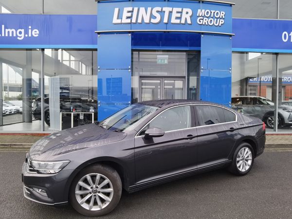 Volkswagen Passat Saloon, Diesel, 2021, Grey