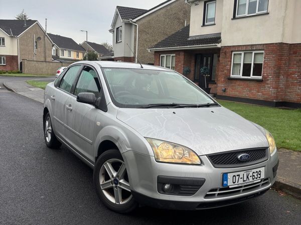 Ford Focus Saloon, Petrol, 2007, Silver