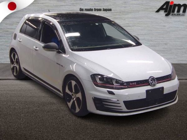 Volkswagen Golf Hatchback, Petrol, 2017, White