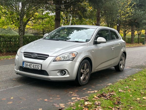 Kia Ceed Hatchback, Petrol, 2008, Silver