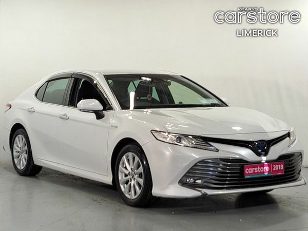 Toyota Camry Saloon, Petrol Hybrid, 2018, White