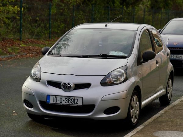 Toyota Aygo Hatchback, Petrol, 2010, Silver