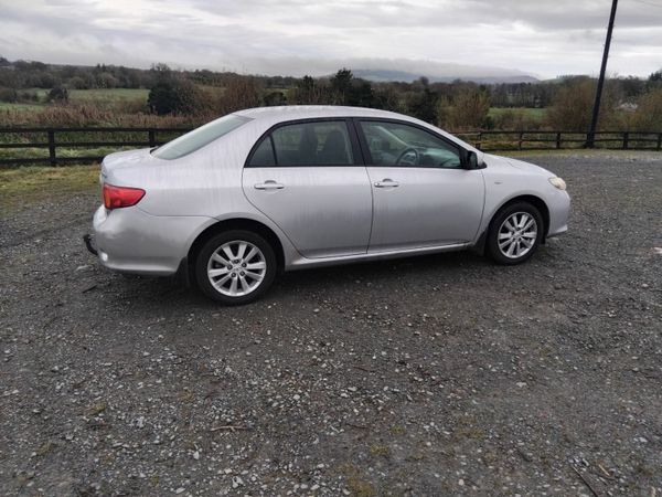 Toyota Corolla Saloon, Petrol, 2007, Silver