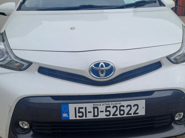 Toyota Prius MPV, Petrol Hybrid, 2015, White