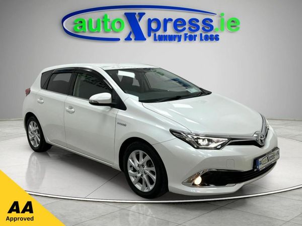 Toyota Auris Hatchback, Petrol Hybrid, 2016, White