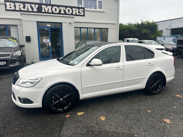 Skoda Octavia Hatchback, Diesel, 2012, White