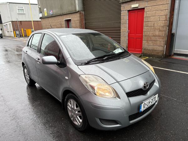 Toyota Yaris Hatchback, Petrol, 2010, Silver