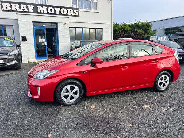 Toyota Prius Hatchback, Petrol Hybrid, 2014, Red