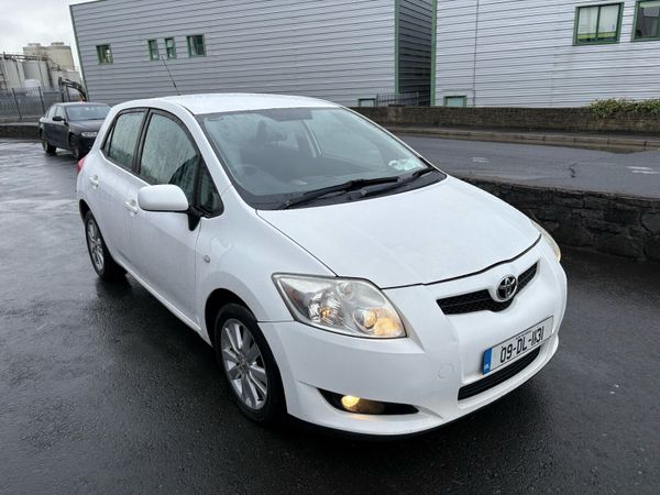 Toyota Auris Hatchback, Petrol, 2009, White