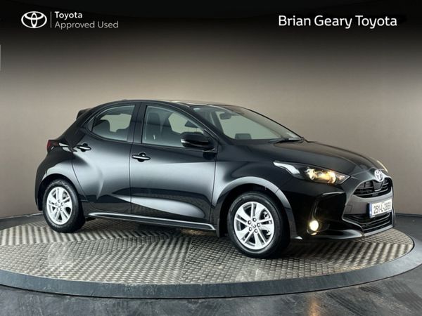 Toyota Yaris Hatchback, Petrol Hybrid, 2025, Black