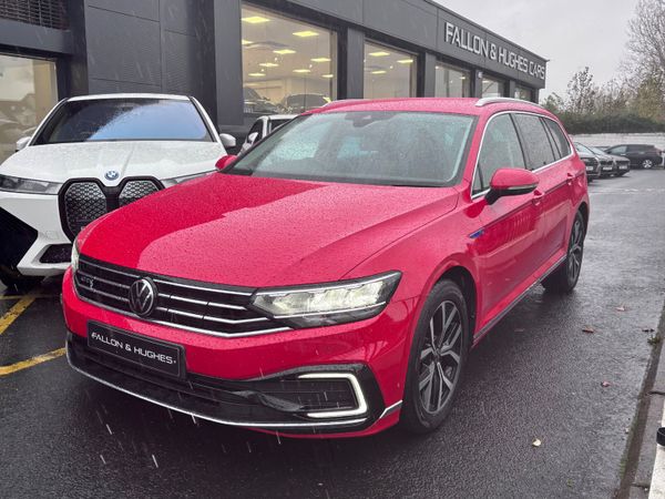 Volkswagen Passat Estate, Petrol Hybrid, 2021, Red
