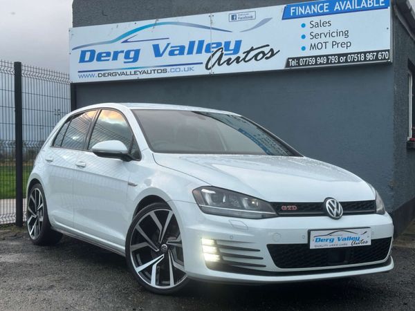 Volkswagen Golf Hatchback, Diesel, 2015, White