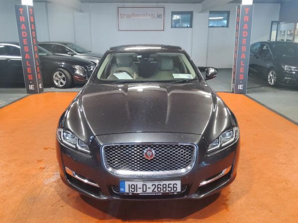 Jaguar XJ Saloon, Diesel, 2019, Grey