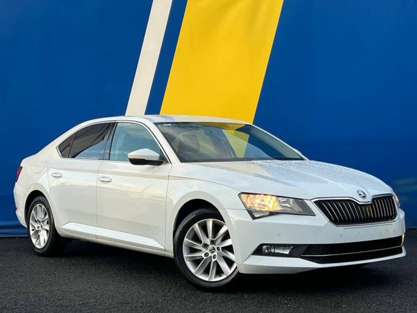 Skoda Superb Hatchback, Petrol, 2018, White