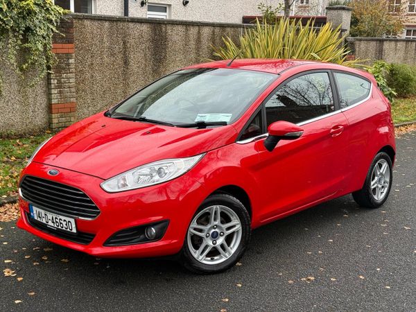 Ford Fiesta Hatchback, Petrol, 2014, Red